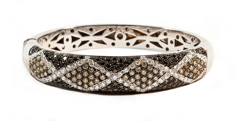 donna-pulseira-design-diamantes-color