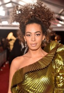 Solange Knowles en los Grammy 2017