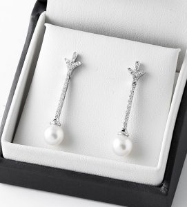 pendientes-de-perlas-rocio-estuche