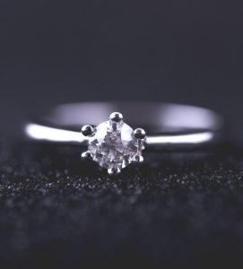 solitario-de-diamante-replica-6-garras-creatividad-navas-joyeros