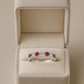 Anillo de rubí y diamantes Bogotá estuche
