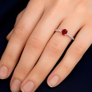 Anillo de rubí y diamantes Gadea modelo