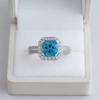 Anillo de topacio y diamantes Ibague estuche