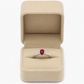 Anillo de rubí y diamantes Medellín estuche