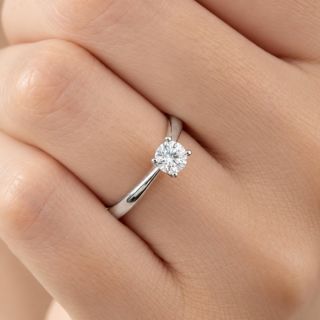 Anillo de diamantes Versailles modelo