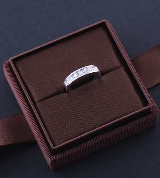 alianzas de diamantes estuche