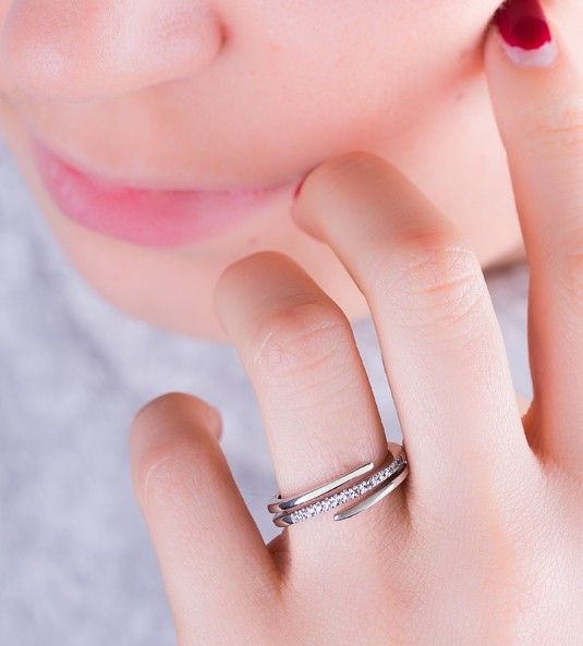 Alianza de diamantes modelo