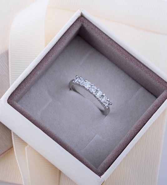 alianza de diamantes estuche