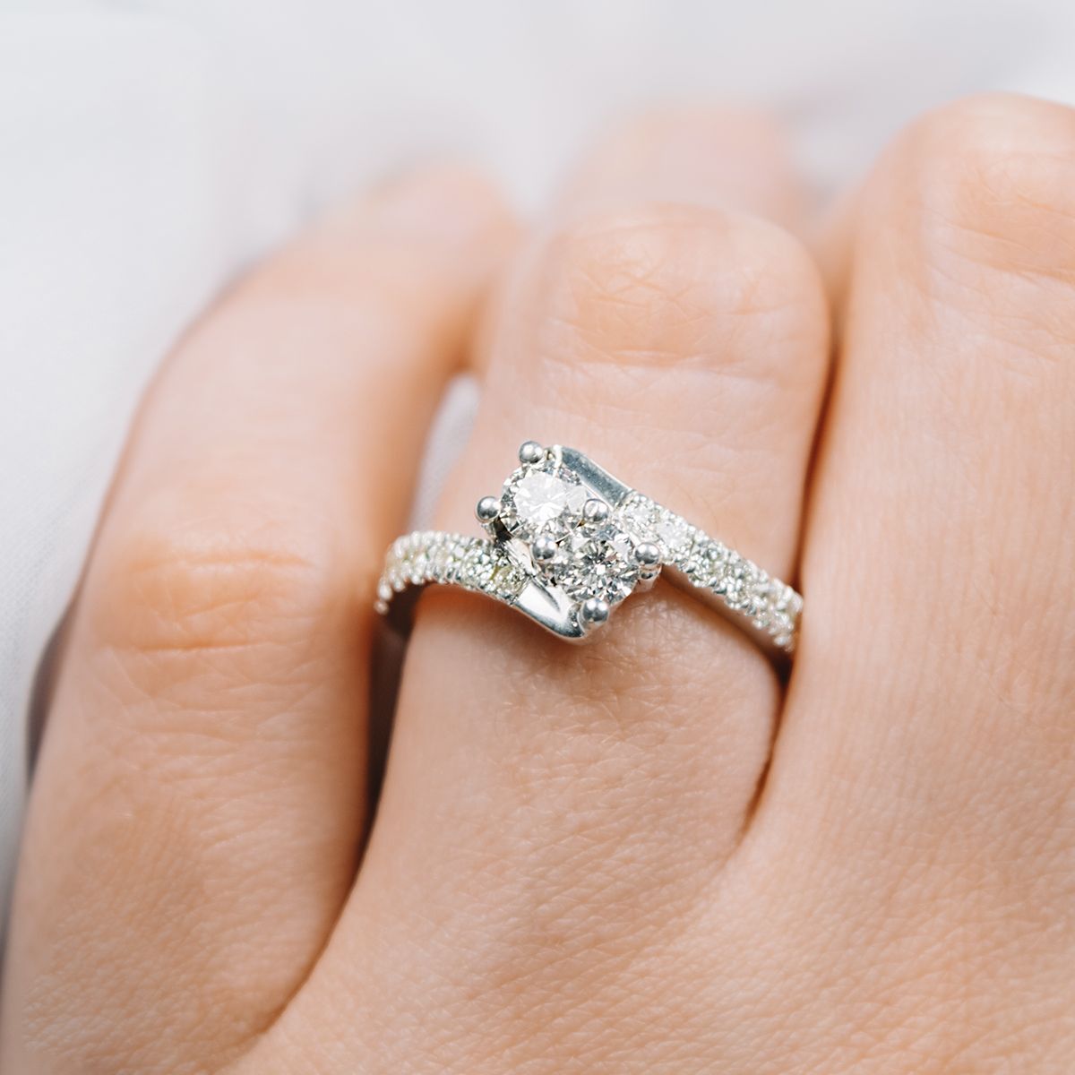 anillo de diamantes