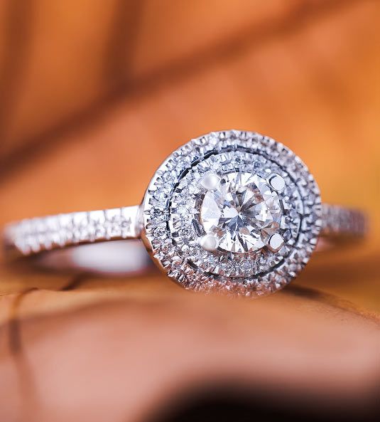 Anillo de diamantes creatividad