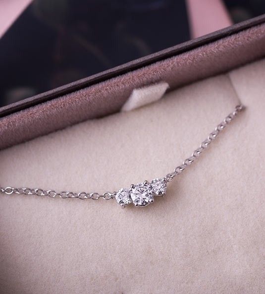 Colgante de diamantes en estuche