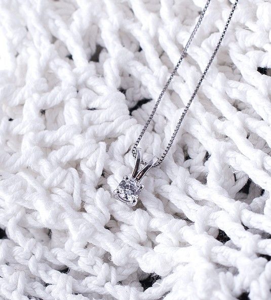 colgante de diamantes creativa