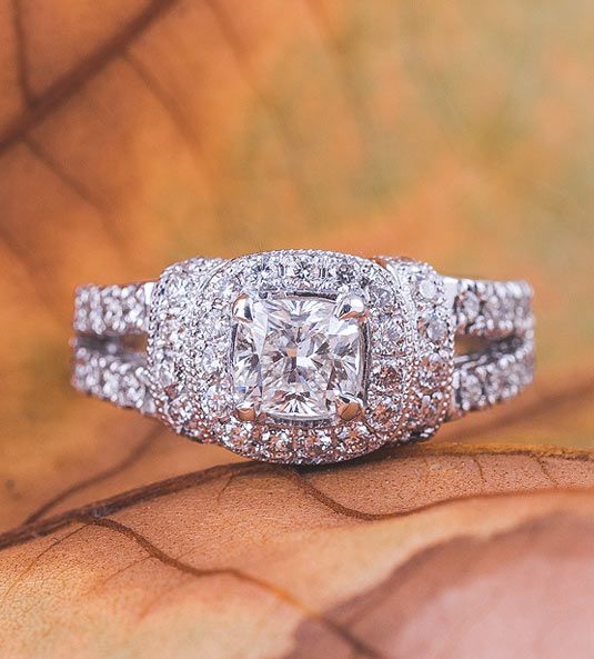 Anillo de diamantes creatividad