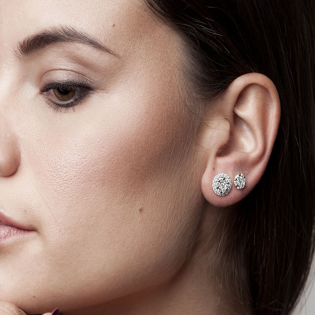 Pendientes cortos de diamantes