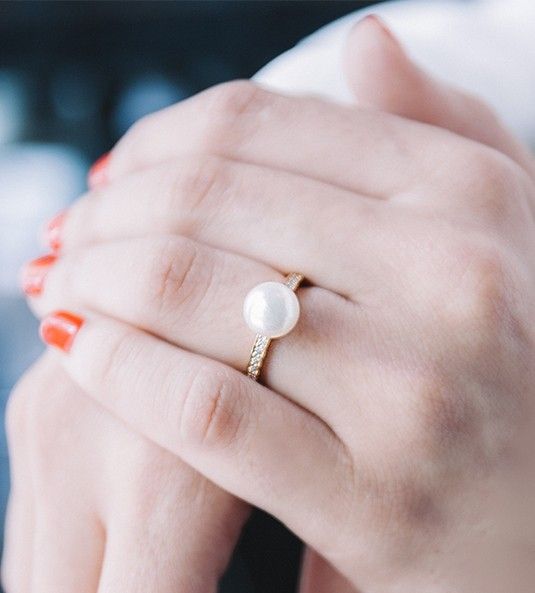 anillo de compromiso de perla