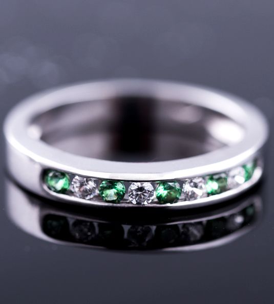alianza de esmeraldas y diamantes