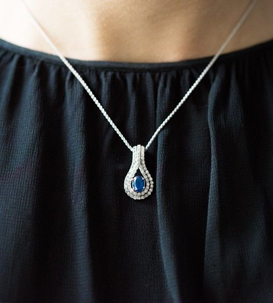 pendente de safira e diamantes