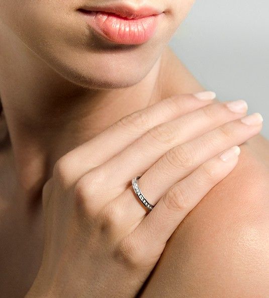alianza de diamantes modelo