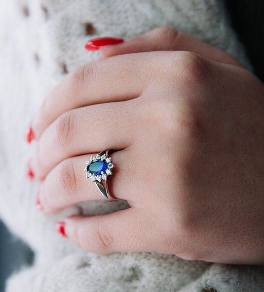 anillo de zafiro modelo