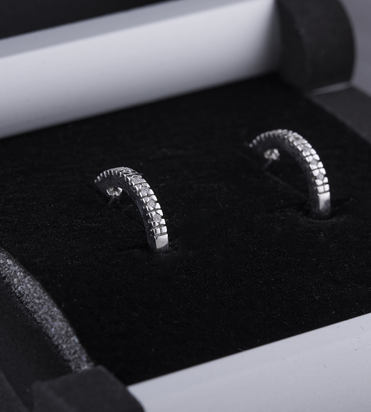 Pendientes de diamante en estuche