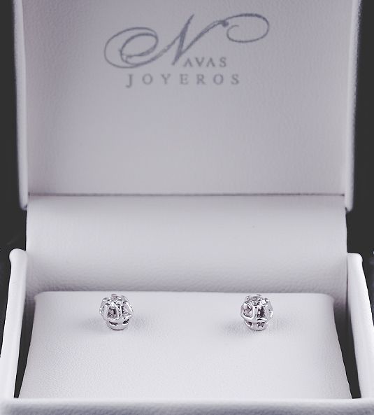 Pendientes de diamante en estuche