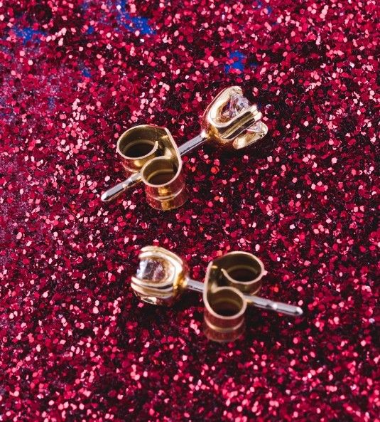 Pendientes de diamante en creatividad