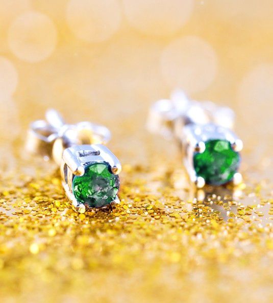 pendientes de esmeralda creativa