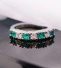 anillo de esmeralda y diamantes creativa