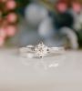 Anillo solitario de diamantes creatividad