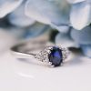 anillo de zafiros y diamantes