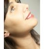 Pendientes de diamante en modelo