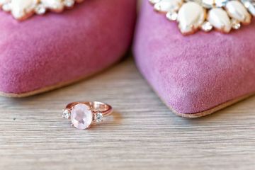 Anillo de Cuarzo rosa y diamantes