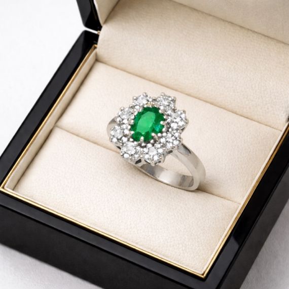 Anillo de esmeralda y diamantes Ganges estuche