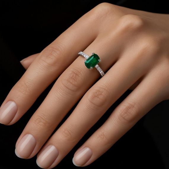 Anillo de esmeralda y diamantes Ceylán modelo