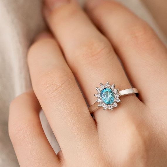 Anillo de aguamarina y diamantes Ibague modelo