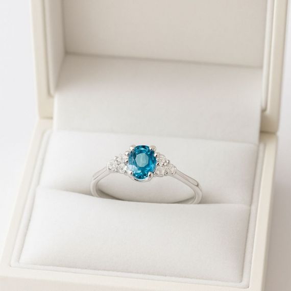 Anillo de topacio y diamantes Madras estuche