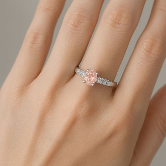 Anillo de morganita y diamantes Medellin modelo