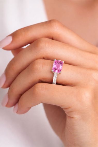 Anillo de turmalina rosa y diamantes Oporto modelo