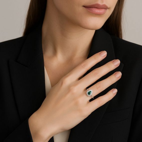 Anillo de esmeralda y diamantes Sarajevo Modelo