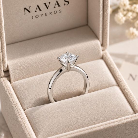 Anillo de diamantes Versailles estuche